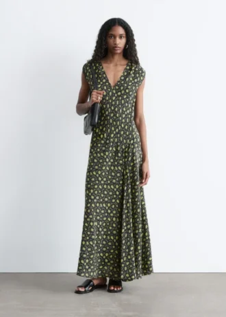 Seiden-Maxikleid mit V-Ausschnitt Seiden-Maxikleid mit V-Ausschnitt