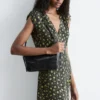 Seiden-Maxikleid mit V-Ausschnitt Seiden-Maxikleid mit V-Ausschnitt