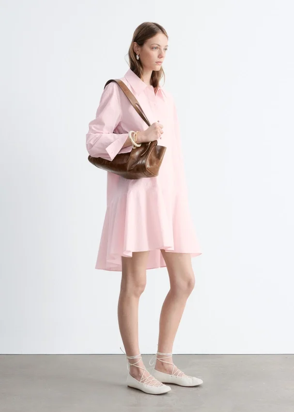 Shirtkleid mit tiefem Taillenbund Shirtkleid mit tiefem Taillenbund