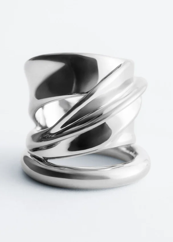 Skulpturaler Doppelwickelring Skulpturaler Doppelwickelring