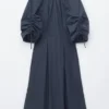 Skulpturales Midikleid mit Kordelzug