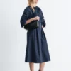 Skulpturales Midikleid mit Kordelzug
