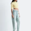 Slim-Fit-T-Shirt in verkürzter Länge Slim-Fit-T-Shirt in verkürzter Länge
