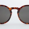 Sonnenbrille mit klassisch rundem Rahmen