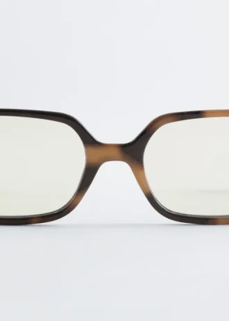 Sonnenbrille mit länglichem rechteckigem Rahmen