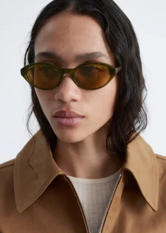 Sonnenbrille mit ovalem Rahmen