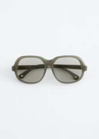 Sonnenbrille mit quadratischem Rahmen