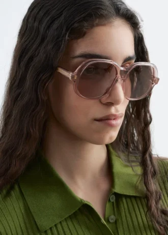 Sonnenbrille mit quadratischem Rahmen
