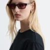 Sonnenbrille mit schmalem Rahmen