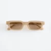 Sonnenbrille mit schmalem Rahmen