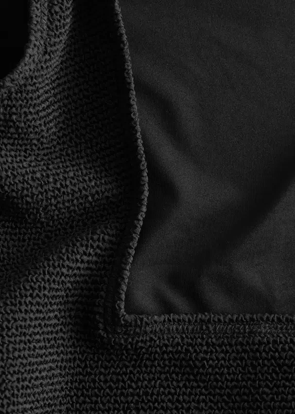 Strandkleid mit strukturierter Schleife Strandkleid mit strukturierter Schleife