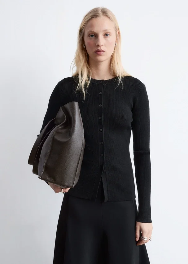 Strick-Cardigan aus Merinowolle mit Rippmuster Strick-Cardigan aus Merinowolle mit Rippmuster