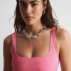 Strukturiertes Bikini-Oberteil mit quadratischem Ausschnitt Strukturiertes Bikini-Oberteil mit quadratischem Ausschnitt