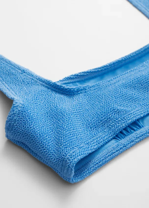 Strukturiertes Bikini-Oberteil mit quadratischem Ausschnitt Strukturiertes Bikini-Oberteil mit quadratischem Ausschnitt