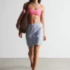 Strukturiertes Bikini-Oberteil mit quadratischem Ausschnitt Strukturiertes Bikini-Oberteil mit quadratischem Ausschnitt