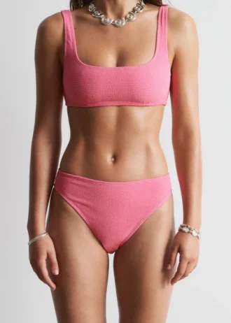 Strukturierte Bikini-Slips mit hoher Taille
