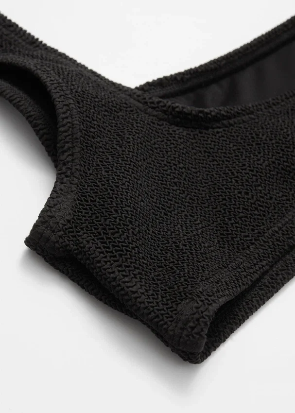 Strukturiertes Bikini-Oberteil mit quadratischem Ausschnitt Strukturiertes Bikini-Oberteil mit quadratischem Ausschnitt