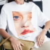 T-Shirt mit übergroßem Aufdruck T-Shirt mit übergroßem Aufdruck