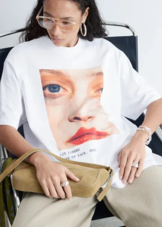 T-Shirt mit übergroßem Aufdruck