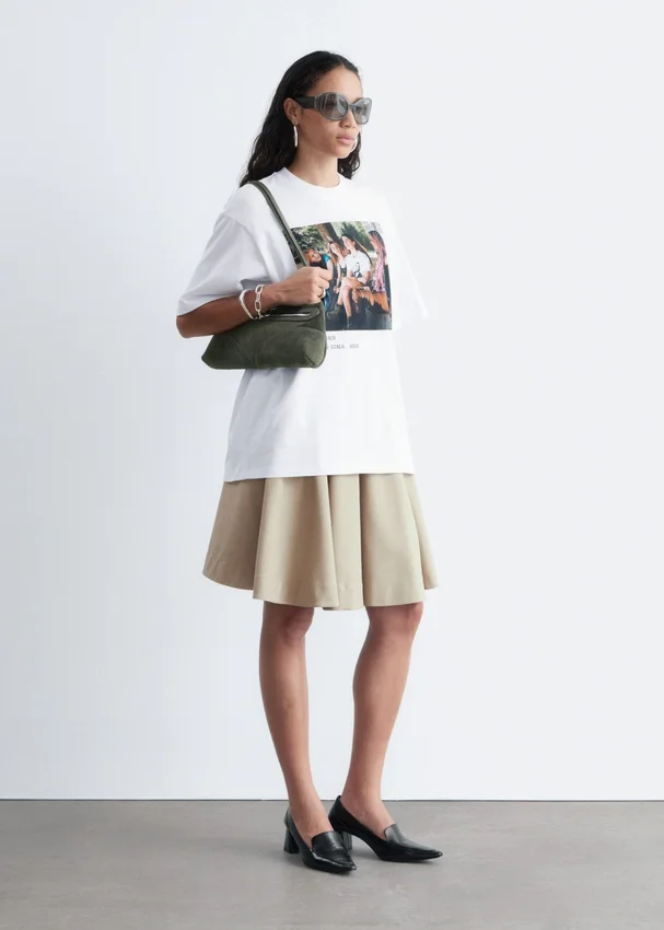 T-Shirt mit übergroßem Aufdruck T-Shirt mit übergroßem Aufdruck