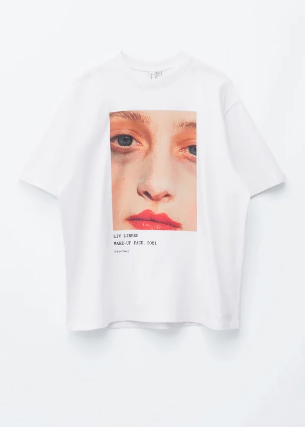 T-Shirt mit übergroßem Aufdruck T-Shirt mit übergroßem Aufdruck
