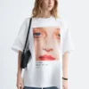 T-Shirt mit übergroßem Aufdruck T-Shirt mit übergroßem Aufdruck