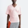 T-Shirt mit gerafftem V-Ausschnitt T-Shirt mit gerafftem V-Ausschnitt