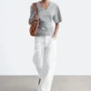 T-Shirt mit gerafftem V-Ausschnitt T-Shirt mit gerafftem V-Ausschnitt