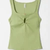 Tanktop mit Schnallenverzierung Tanktop mit Schnallenverzierung