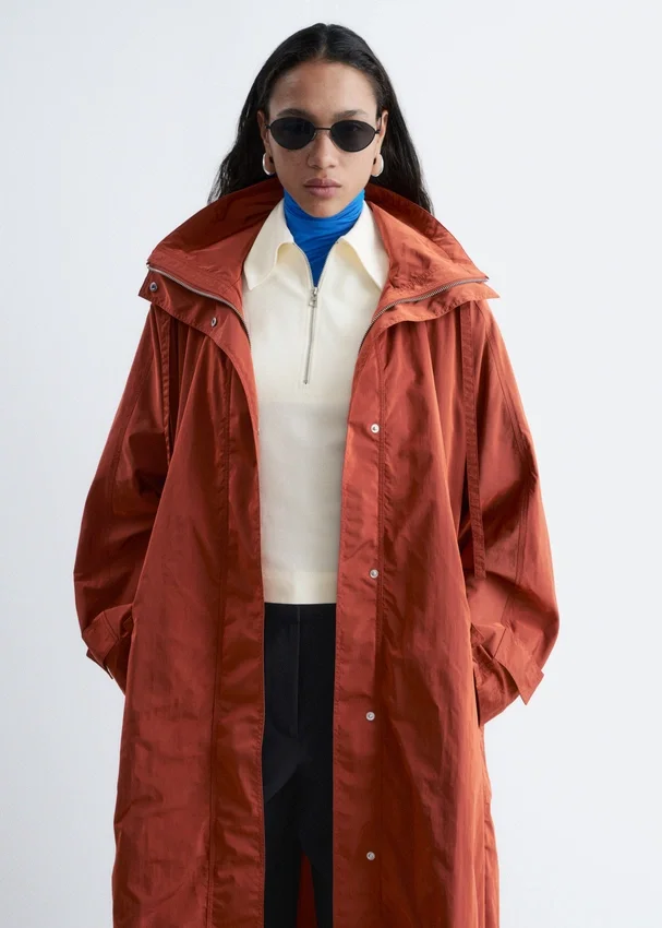Technischer Nylon-Parka mit Kapuze Technischer Nylon-Parka mit Kapuze