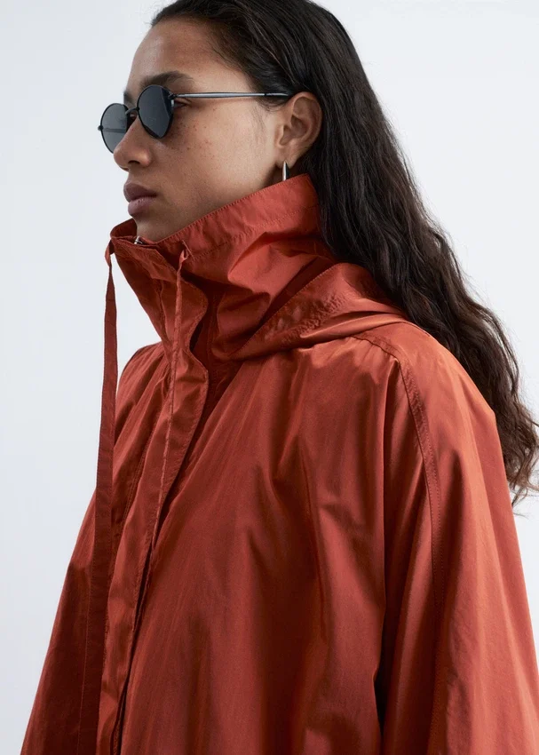 Technischer Nylon-Parka mit Kapuze Technischer Nylon-Parka mit Kapuze