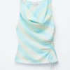Top mit Cowl-Ausschnitt und Kordelzug Top mit Cowl-Ausschnitt und Kordelzug