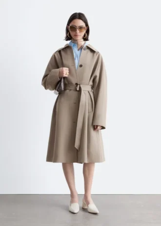 Trenchcoat aus Wolle mit Bindegürtel