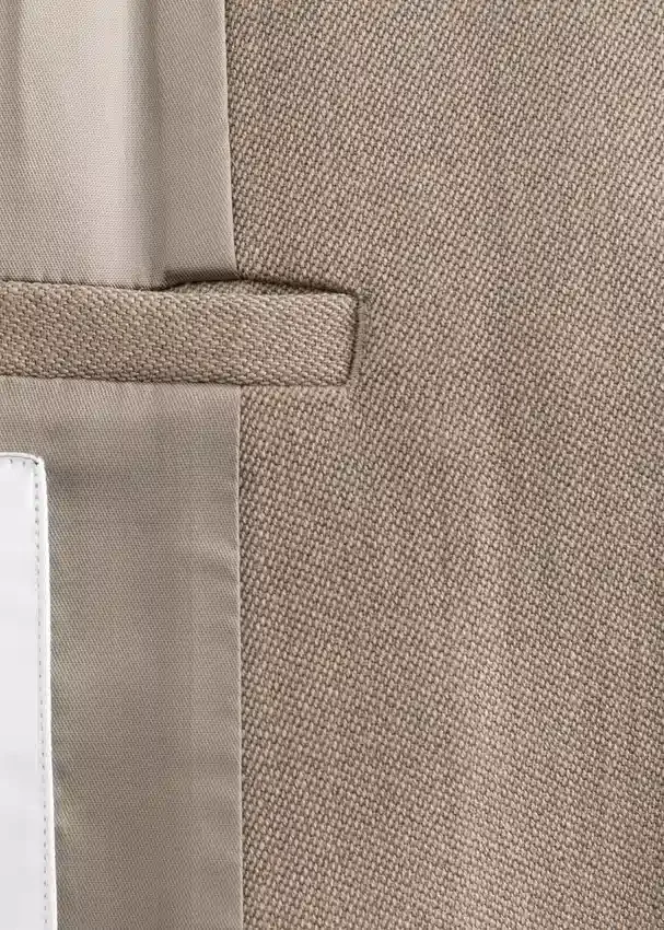Trenchcoat aus Wolle mit Bindegürtel Trenchcoat aus Wolle mit Bindegürtel