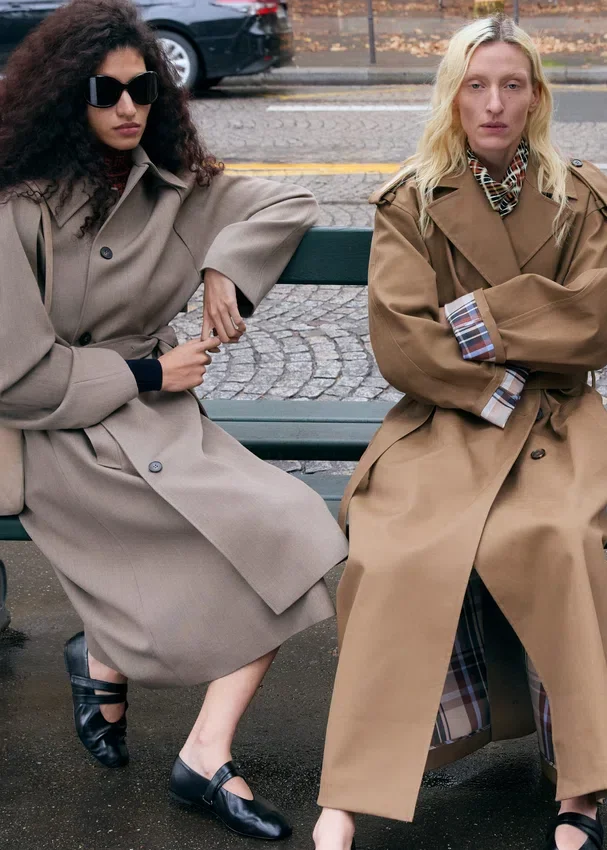 Trenchcoat mit Gürtel Trenchcoat mit Gürtel