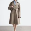 Trenchcoat aus Wolle mit Bindegürtel Trenchcoat aus Wolle mit Bindegürtel