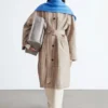 Trenchcoat mit kariertem Muster und Schnallengürtel Trenchcoat mit kariertem Muster und Schnallengürtel