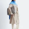 Trenchcoat mit kariertem Muster und Schnallengürtel Trenchcoat mit kariertem Muster und Schnallengürtel