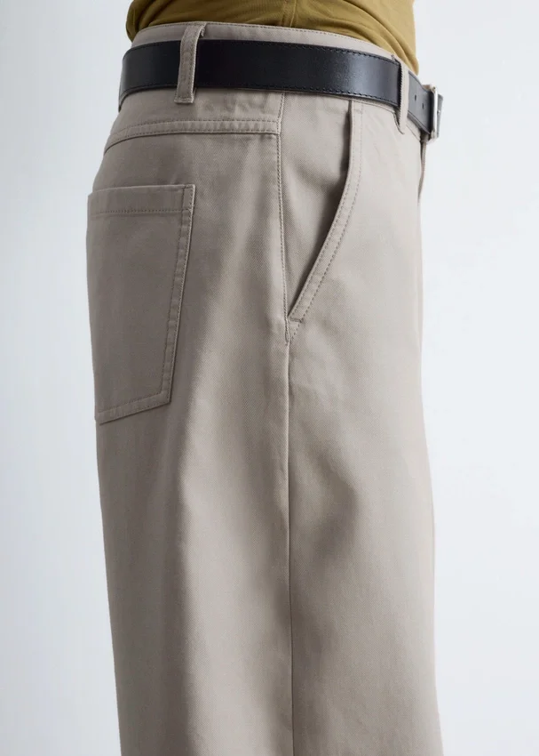 Twillhose mit weitem Bein Twillhose mit weitem Bein