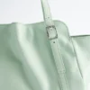 Unauffällige Schultertasche aus Leder